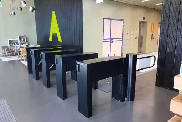 montaż bramki obrotowej niskiej
