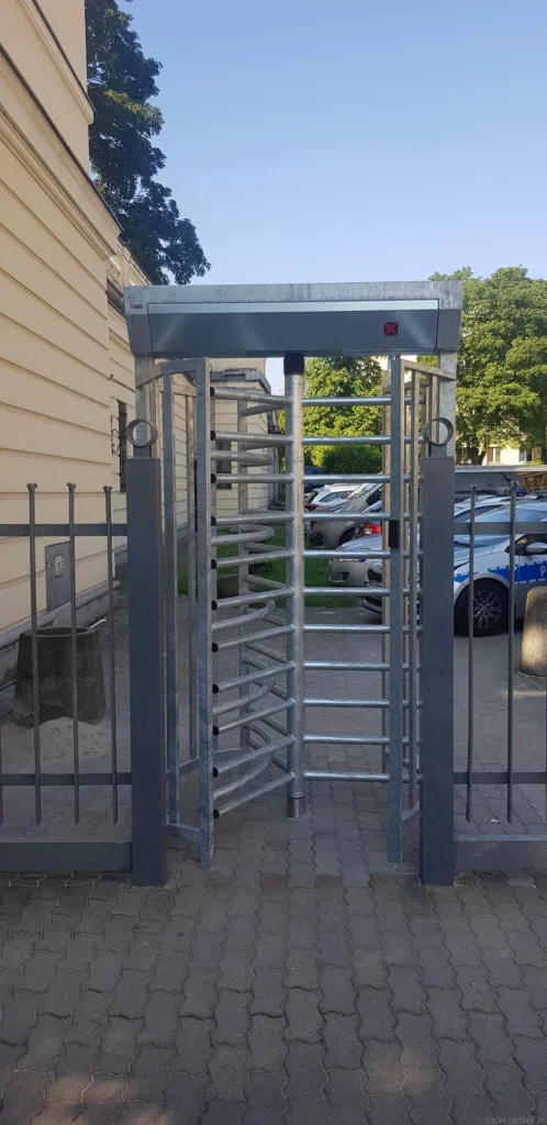 bramka obrotowa wysoka BA3-1-3 - instalacja